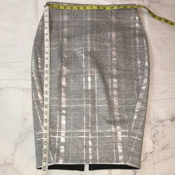 ELIZABETH JAMES NWT GREY PRINT STRETCH PENCIL SKIRT SIze